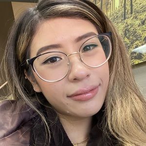 Meet your Posher, Aura